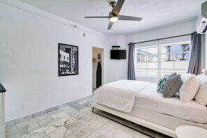 Desk, iron/ironing board, WiFi, bed sheets