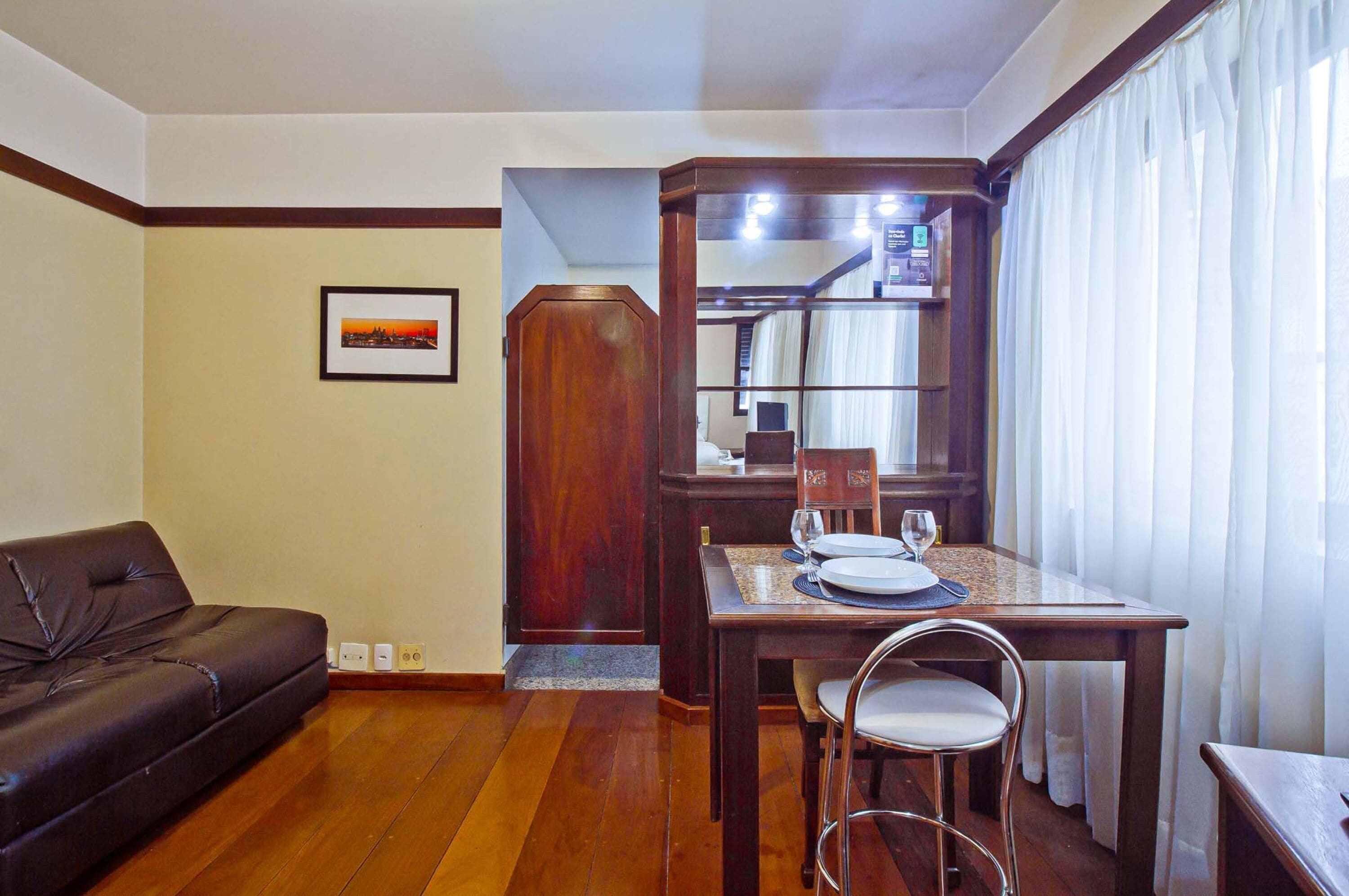 Studio Basic | Ruang keluarga | TV