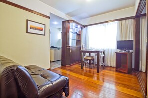 เบสิกสตูดิโอ | ห้องนั่งเล่น | ทีวี