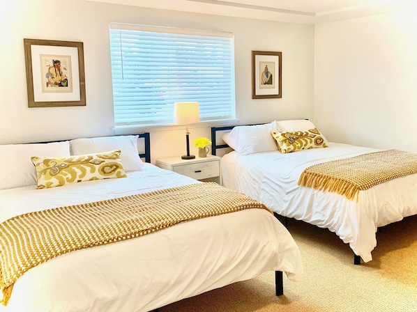 2 bedrooms, desk, iron/ironing board, travel cot