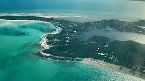Beach nearby, beach towels - Pink Bikini Island Cottage with a dock on Black Sound (Green Turtle Cay)