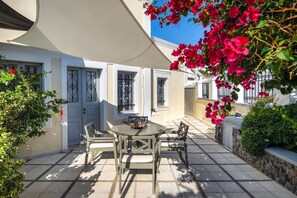 Standard Apartment | Terrace/patio - Day One Fira Mansion (Santorini)