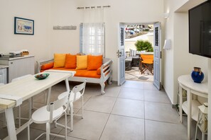 Living area - Day One Fira Mansion (Santorini)