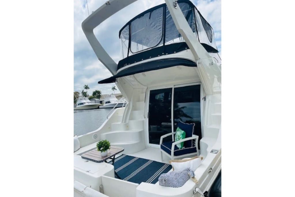 40'yacht in Paradise Awaits You!