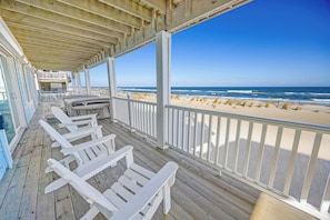 Property grounds - Oceanfront Home w/ Hot Tub, Elevator, Game Room, Cmty Pool and Tennis/Pickleball (Avon)