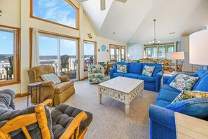 Smart-tv, tv-spel, dvd-spelare och en stereo