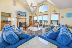 Smart-tv, tv-spel, dvd-spelare och en stereo