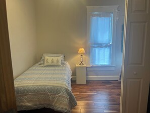 3 chambres, fer et planche à repasser, accès au Wi-Fi (inclus)