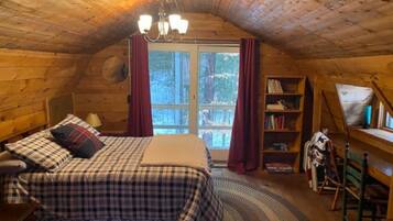 1 bedroom, desk, WiFi, bed sheets