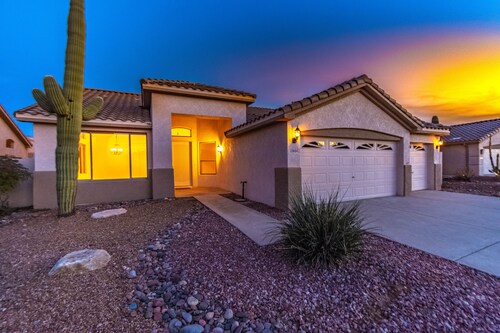 Casa with Private pool and views of Pusch Ridge in Oro Valley