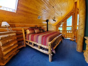 5 bedrooms, travel crib, free WiFi, bed sheets