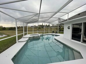 Beheizter Pool