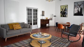 Télévision, cheminée