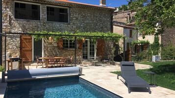 Piscine extérieure, piscine chauffée