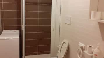 Dusche, Haartrockner, Bidet, Seife