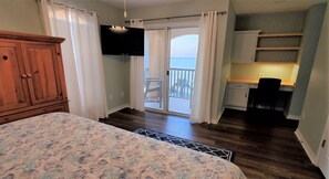 3 camere, una scrivania, ferro/asse da stiro, Wi-Fi gratuito