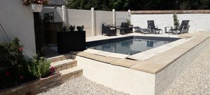 Outdoor pool - Charming village house with swimming pool in the heart of Sologne (Nançay)