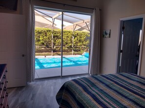 4 Schlafzimmer, Schreibtisch, Bügeleisen/Bügelbrett, Reisekinderbett