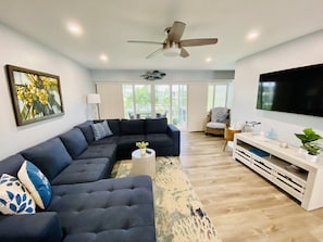 Smart TV - TOWNHOUSE FL KEYS ON ATLANTIC, MARINA, PICKLEBALL, TENNIS, POOLS, BIKES, KAYAKS (Key Largo)