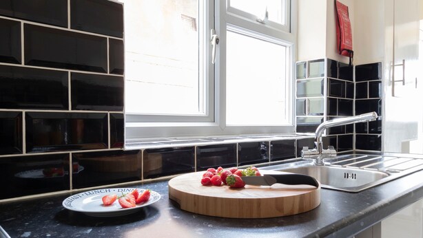 Apartment | Private kitchen | Fridge, microwave, oven, stovetop