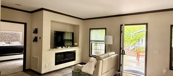 New Design getaway for couple large deck soaking tub w shower