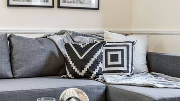 Apartment | Living area | 32-inch flat-screen TV with digital channels, TV