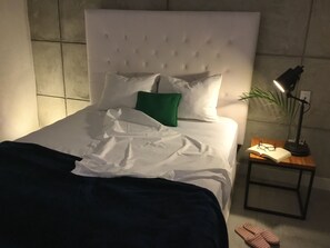 Comfort Studio | In-room safe, individually decorated, individually furnished, desk