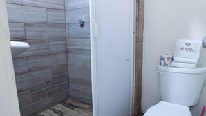 Family Apartment | Bathroom | Shower - Departamento Andador by Aurora Resort (Rincón de Guayabitos)