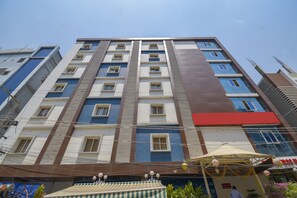 Front of property - Hotel Raintr33 (Hyderabad)