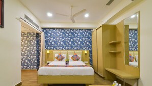 Premium Double Room | WiFi (free) - Hotel Raintr33 (Hyderabad)