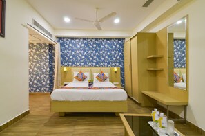 Premium Double Room | Free WiFi - Hotel Raintr33 (Hyderabad)