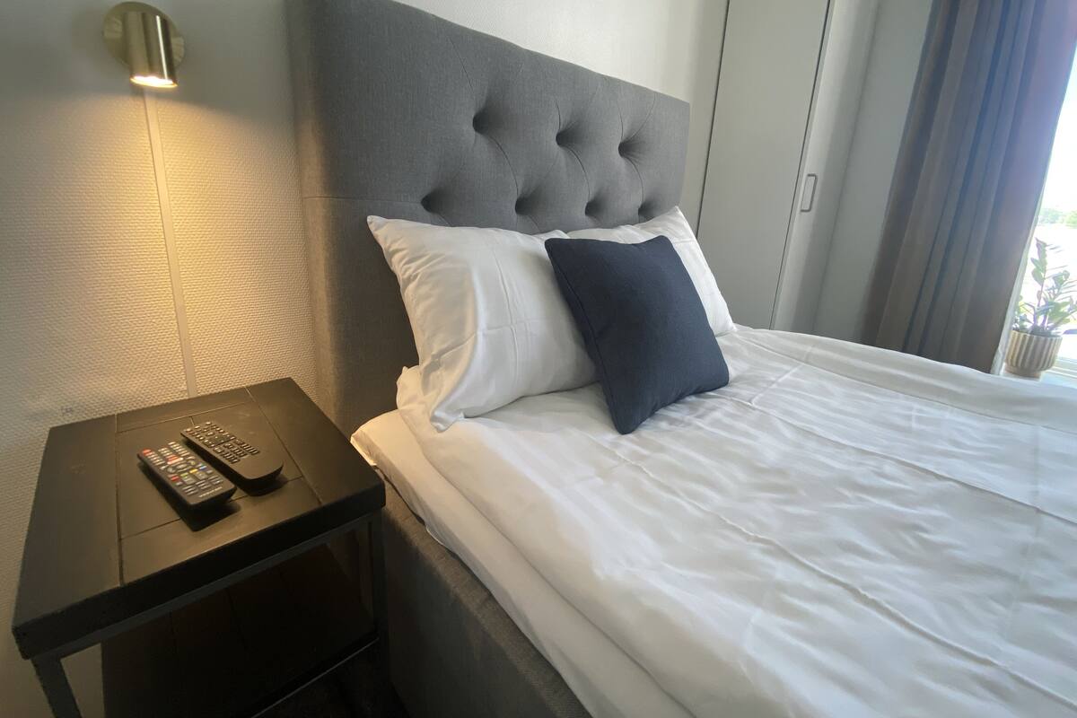 superior single room, 1 large twin bed (120cm) | premium bedding, individually decorated, individually furnished