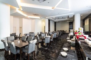 Dining - E-red Hotel Melaka (Malacca City)