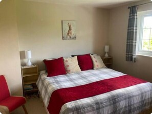 1 habitación, tabla de planchar con plancha, wifi gratis y ropa de cama 