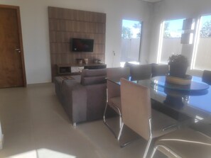 Dining - Beautiful House in Chapada dos Guimarães (Chapada dos Guimarães)