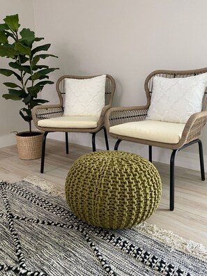 Interior - Updated Tropical Oasis, Very Private, Book now for Family Vacations (Bonita Springs)