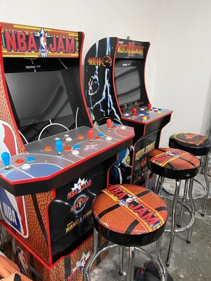 Games room - Updated Tropical Oasis, Very Private, Book now for Family Vacations (Bonita Springs)