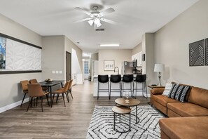 Smart TV, table tennis