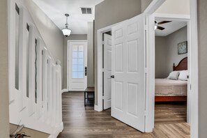 3 bedrooms, travel crib, WiFi, bed sheets