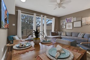 TV - Townhome with FREE Water Park (Kissimmee)