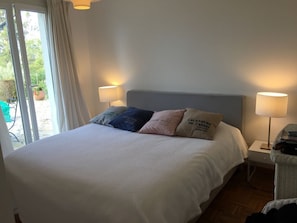 4 habitaciones, cuna de viaje, wifi gratis y ropa de cama
