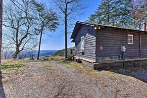 Exterior - Secluded Ridgetop Hideaway w/ Valley Views! (Menlo)