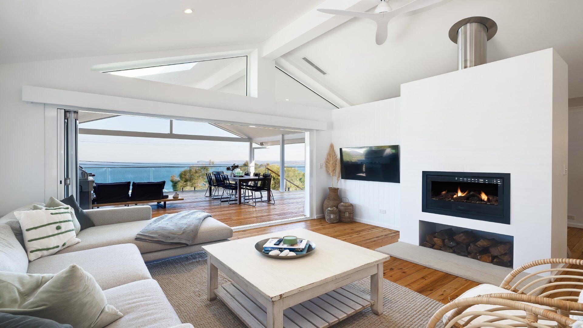 TV, fireplace