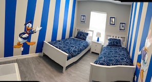 3 bedrooms, iron/ironing board, travel cot, free WiFi - BEAUTIFUL HOUSE NEAR TO ORLANDO ATTRACTIONS (Kissimmee)