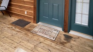 Property grounds - 5 Star Reviews! Very Clean!  (Warrens)