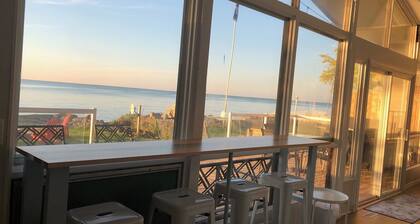 Waterfront cottage on Lake St. Clair