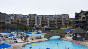 Piscine intérieure, piscine extérieure