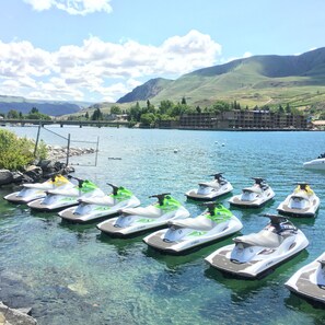Marina - Spacious Lakeside Home: Walk to Beach, Wineries, and Downtown! Ample Parking! (Chelan)