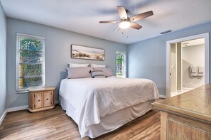 3 bedrooms, desk, free WiFi, bed sheets