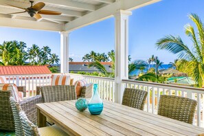 屋外ダイニングエリア